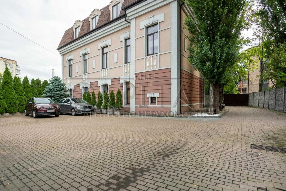 Продаж комерційної будівлі, вул. Жилянська, Центр