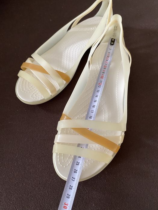 Nowe sandały Crocs Isabella Huarache 2 Flat Oyster r. 42/43 W11