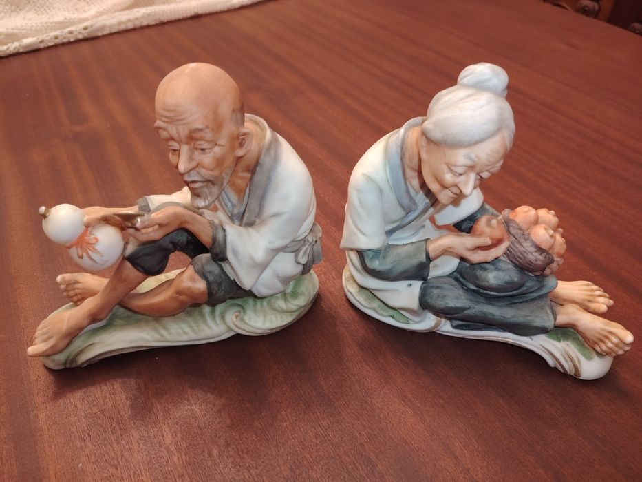 Par de Velhinhos em Porcelana Fina
