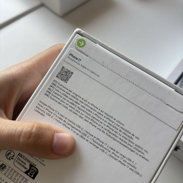 iPhone 17 - 256GB | Branco | NOVO