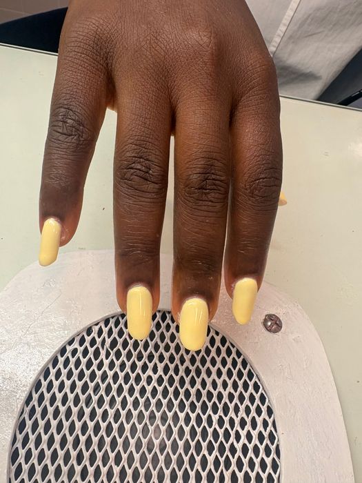 Aplicação de unhas de gel
