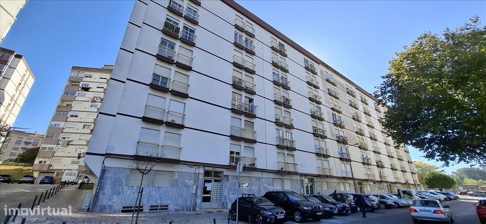 T2 Apartment in Sintra, Agualva