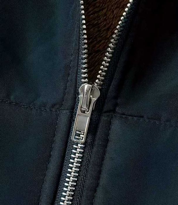 Casaco de inverno com capuz e bolsos de Mulher