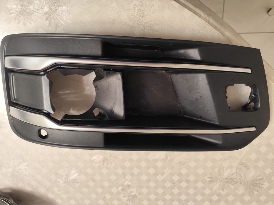 Ришітка переднього бампера ауді Q7 оригінал