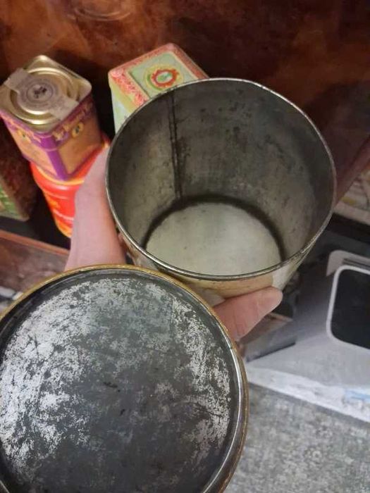 Zestaw puszek z lat 80 / 90