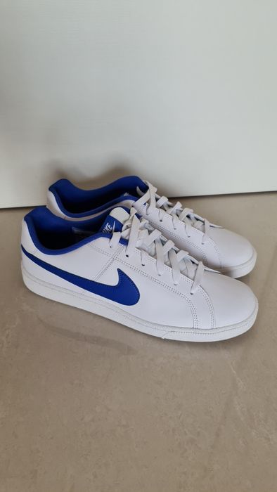 Nike Court Royale
