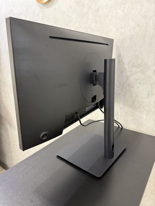 Яскравий IPS-монітор Samsung 24