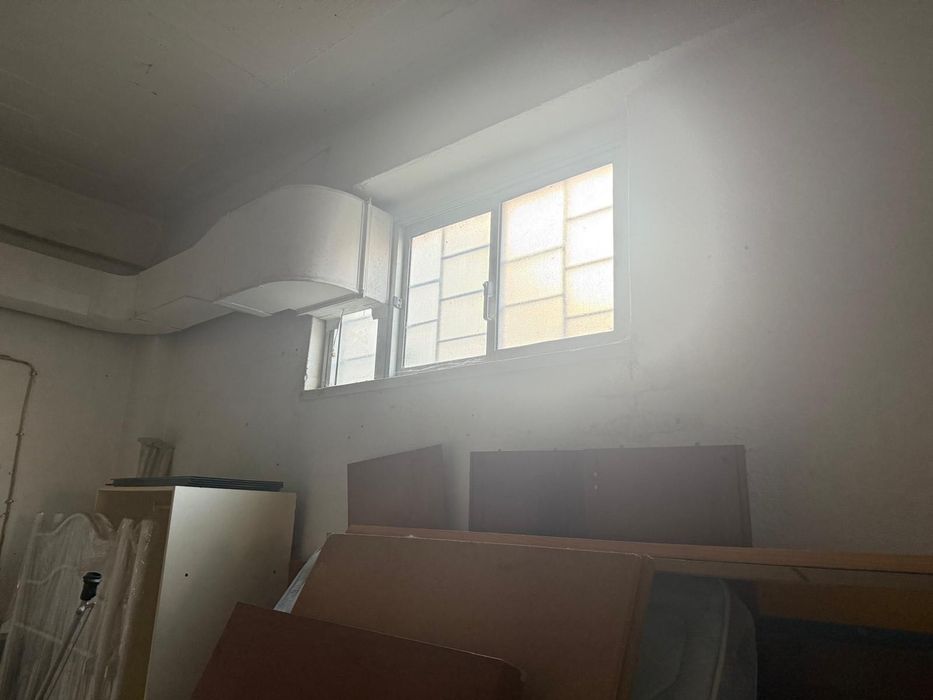 Vendo 2 apartamentos  T2 e uma Loja/Armazém