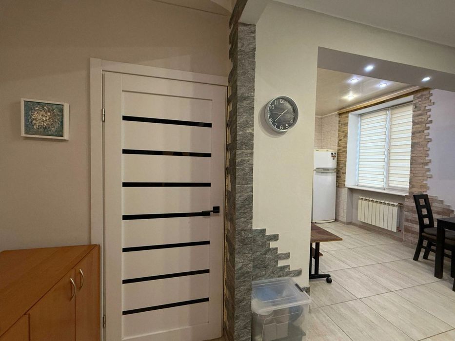 Продам 2х ком. полнометражную кв-ру в центре, ул. Сталеваров 4/4