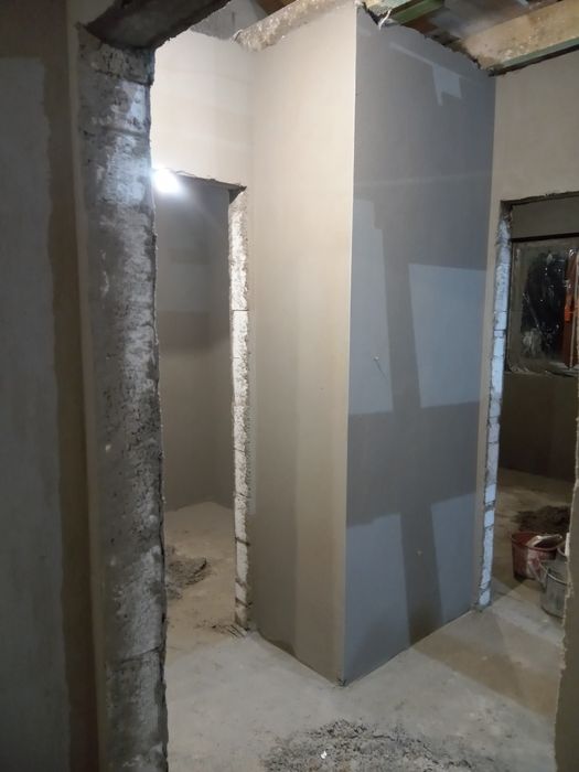 Tynki maszynowe  cementowo- wapienne  posadzki z mixokreta