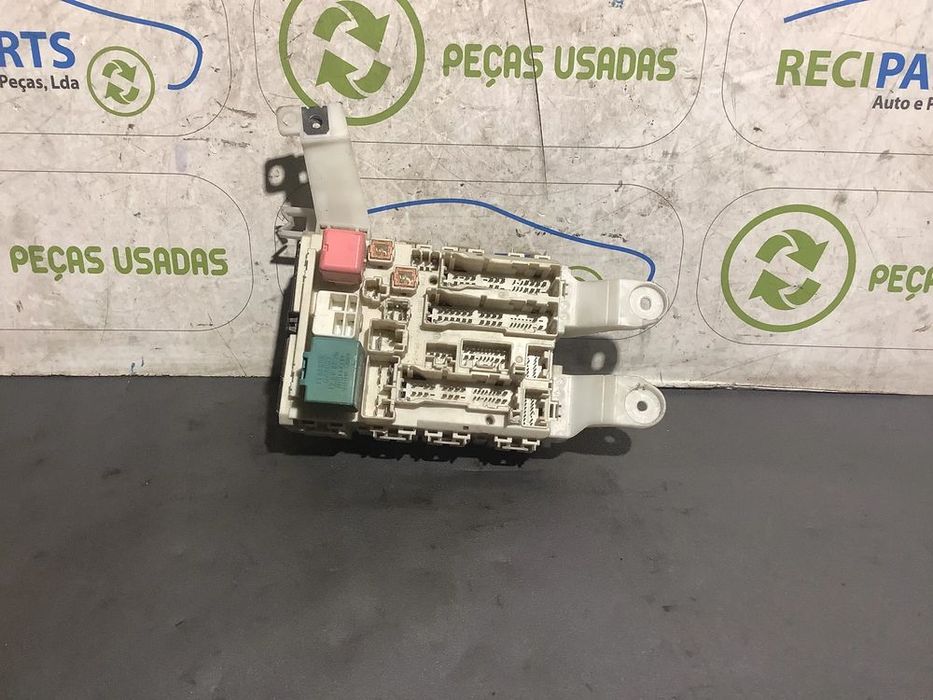 Caixa de fusíveis interior Toyota Verso