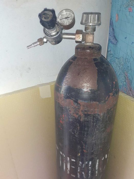 Зварювальний апарат з балоном