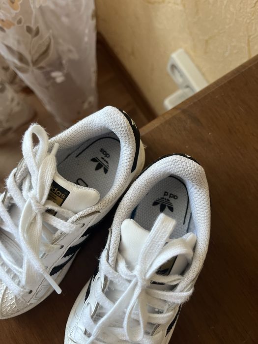 Adidas superstar дитячі в дуже гарному стані 14 см