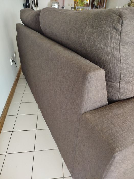 Sofás de tecido castanho