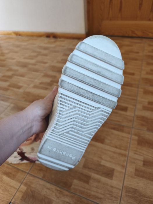 Buty dla dziewczynki prawie nowe