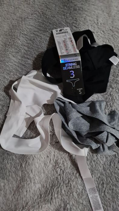 Stringi New Yorker rozmiar S nowe 3- pack