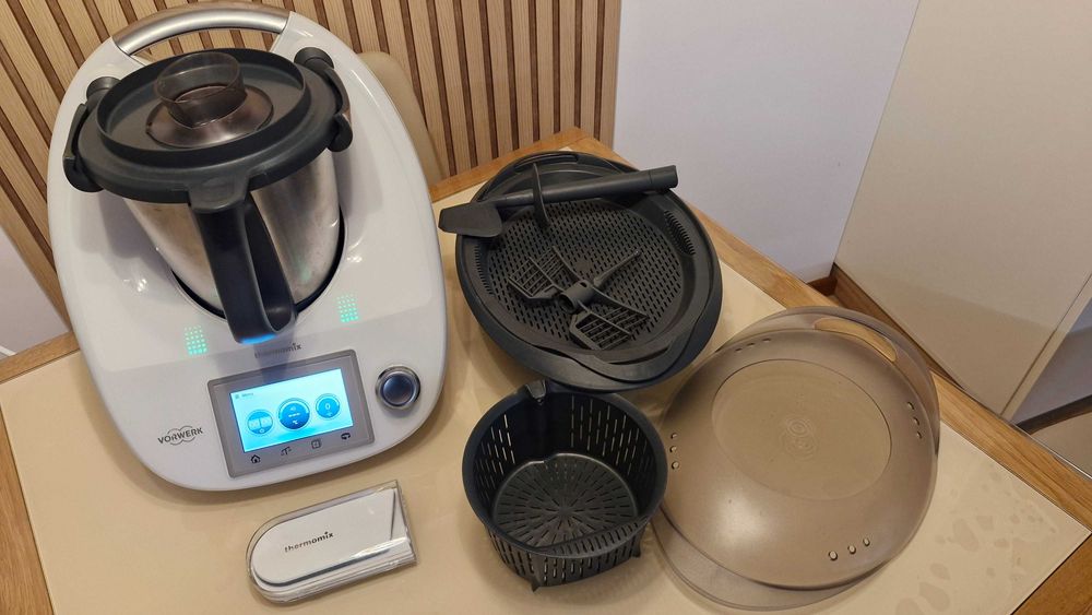 Sprzedam Thermomix TM5.