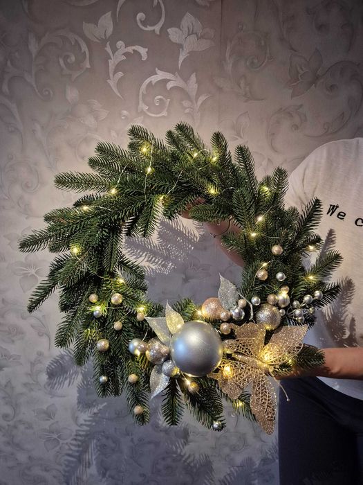 Святковий різдвяний вінок