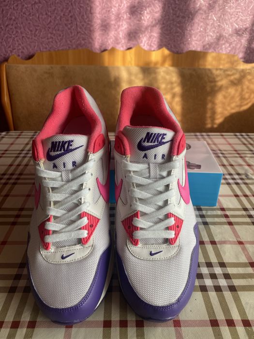 Орегінальні кросівки Nike air