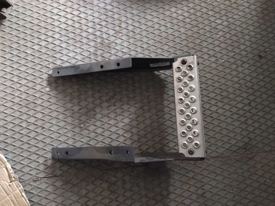 Drabinka, stopień Renault Volvo FH