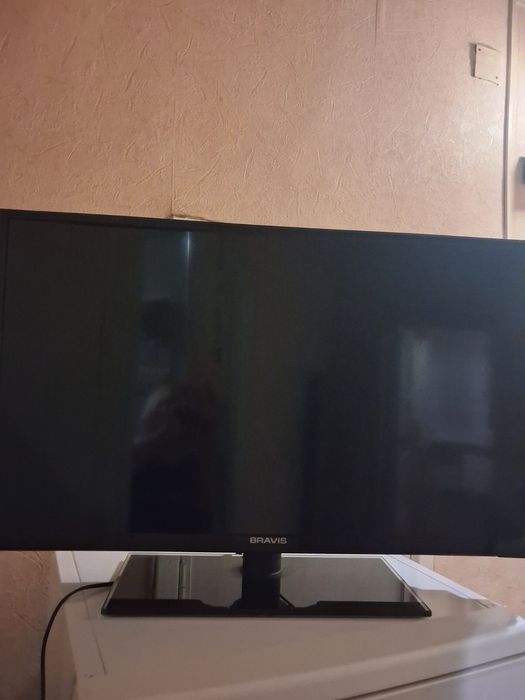 Срочно продаю телевизор  Bravis 32 диагональ