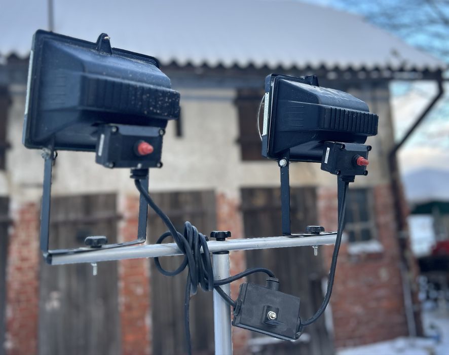 Halogen podwójny na statywie 2 m