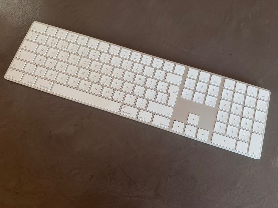 Apple Magic Keyboard A1843 — Excelente Estado