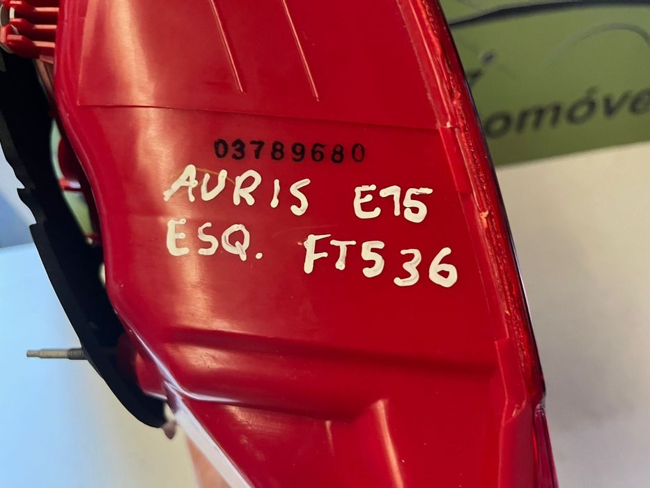 Toyota Auris E15 - Farolim Esquerdo (novo)- FT536