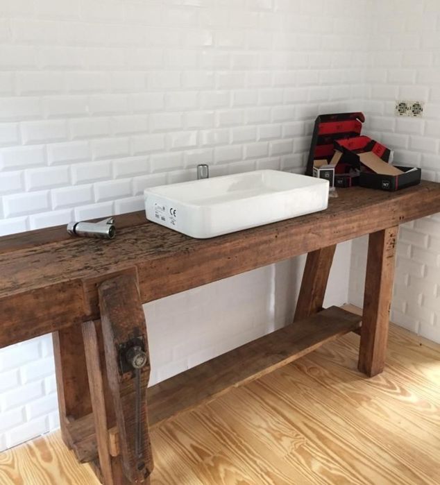 Banco marceneiro com movel e 2 prensas