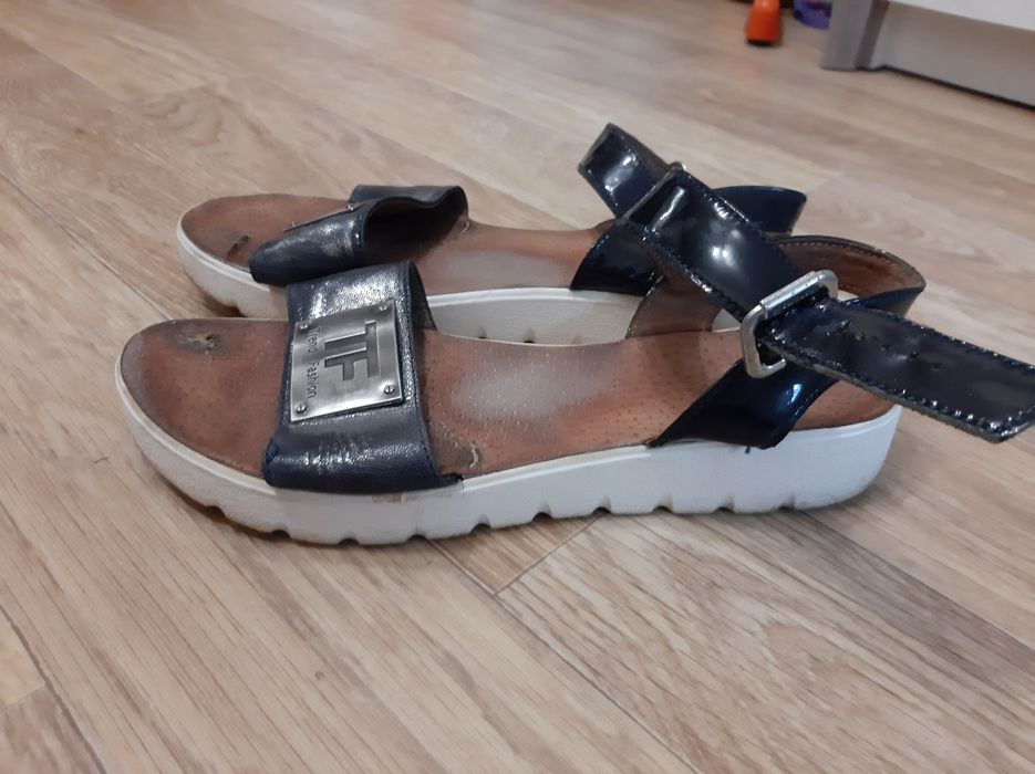 Сандалі жіночі 39 розмір