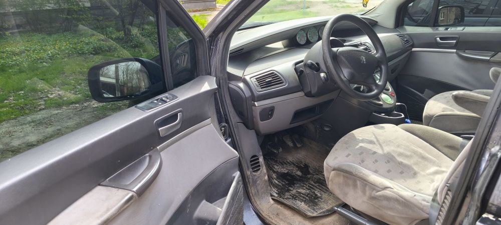 Продам пежо  2л дизель