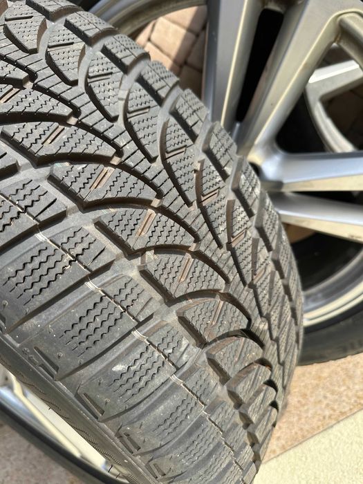 Oryginalne koła zimowe Audi Q7 SQ7 Bridgestone 255/50/R20 AO