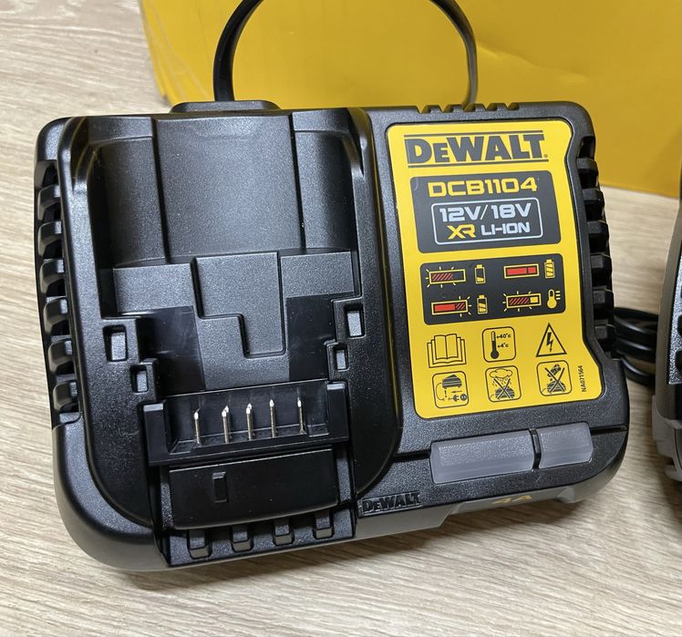 DeWalt DCB1104/DCB116/DCB118/зарядні станції деволт 220в