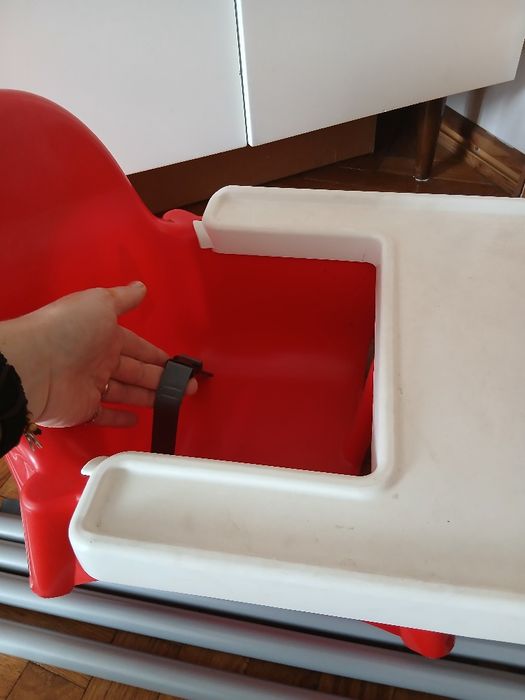 Krzesełko do karmienia z blatem Ikea czerwone