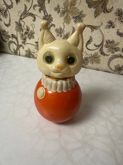 "Рысь" музыкальная игрушка кукла-неваляшка целлулоид 22,5см. винтаж