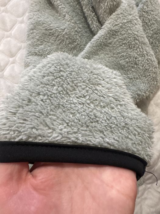 Жінночій світер