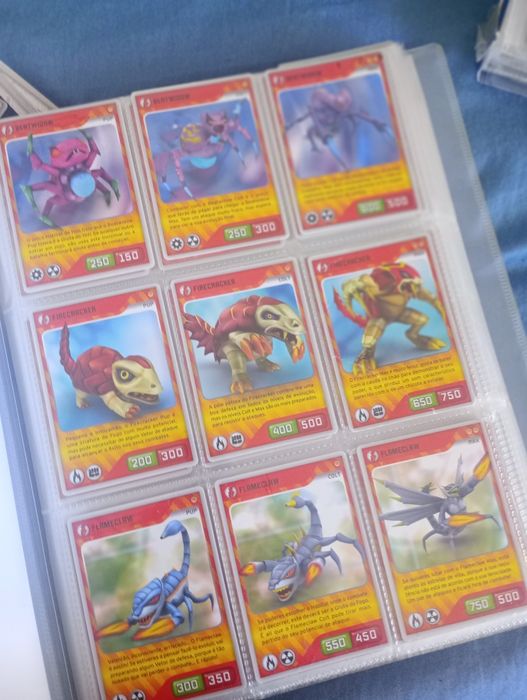 Lote de centenas cartas invizimals (edição especial, metálicas, ouro)