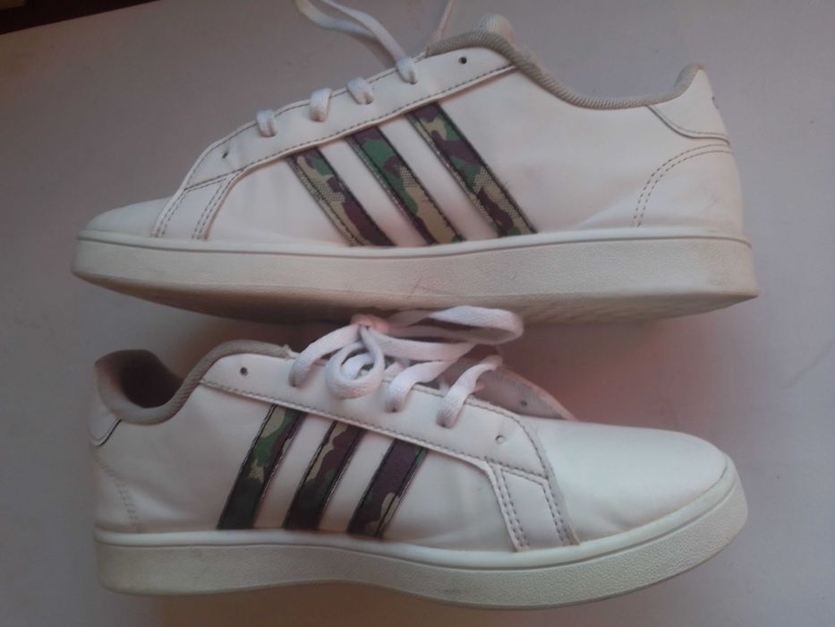 Sapatilha adidas tamanho 40