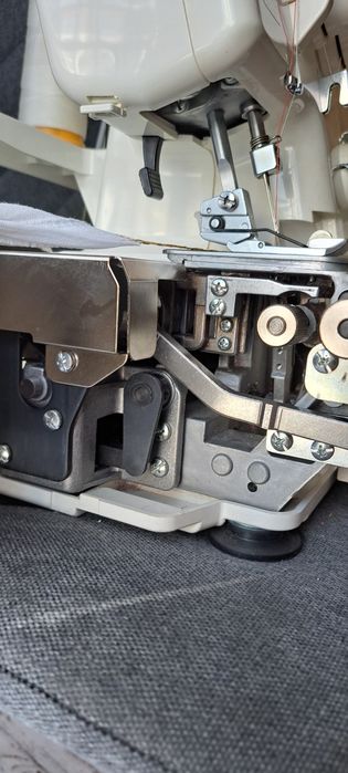 Оверлок, чотирьох нитковий, машинка швейна. Janome myLock 205D