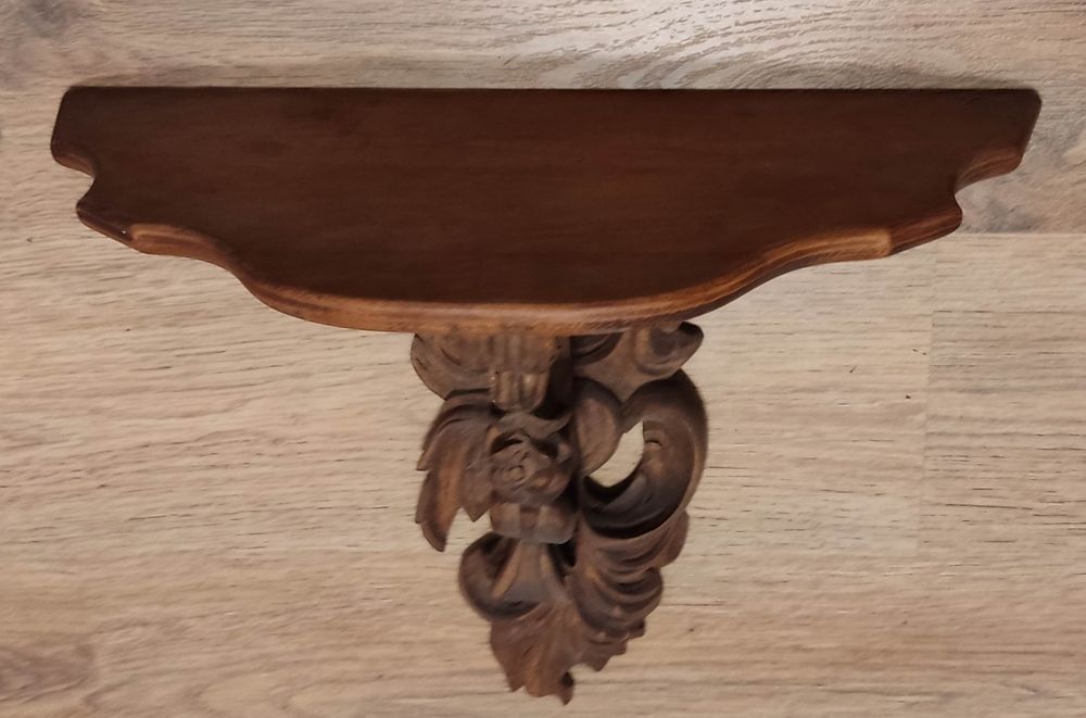 Ręcznie rzeźbiona półka konsola