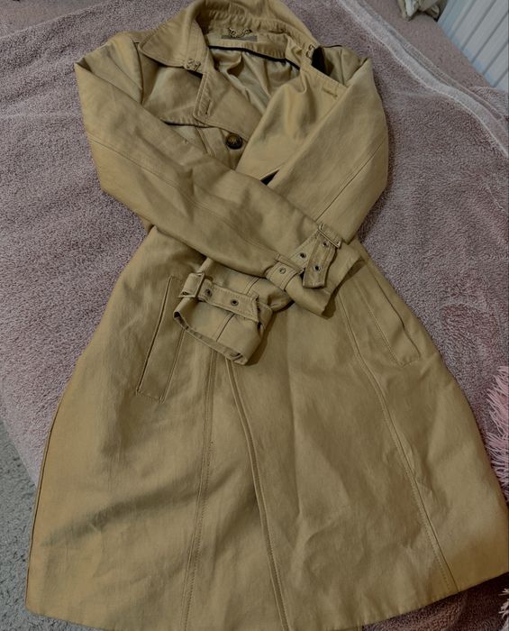 Płaszcz Orsay złoto-beżowy trencz dwurzędowy (bez paska)