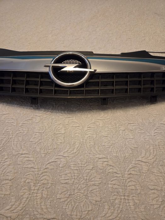 Grelha Frontal Opel Astra H GTC Fase 2