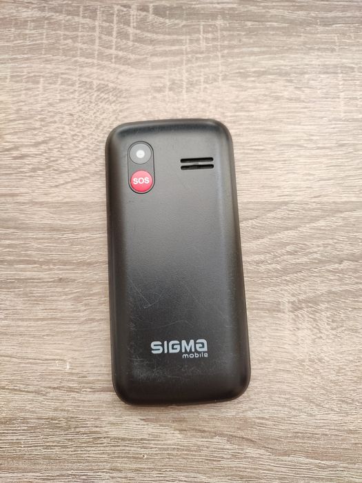 Sigma Comfort 50 – простий кнопковий телефон, SOS-кнопка, компактний