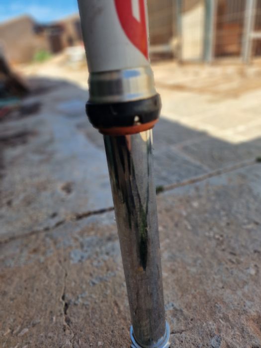 Suspensão frontal ktm XPLOR 48 (1 danificada)