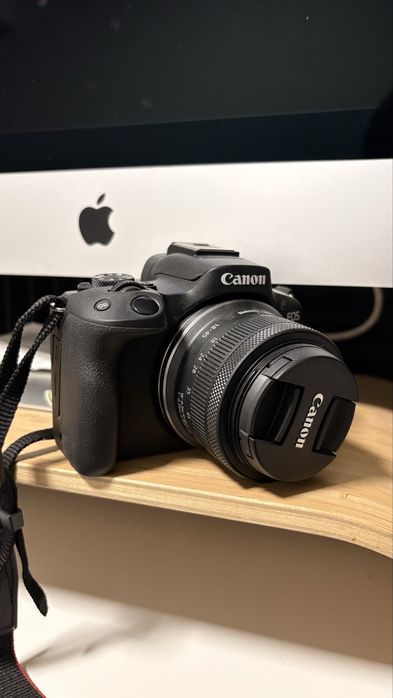 Vendo Canon EOS R50 + RF-S 18-45 IS STM