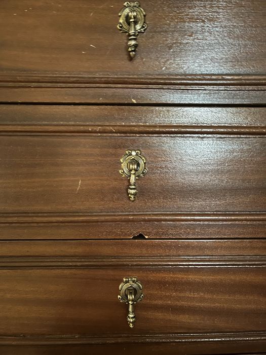 Camiseiro de madeira