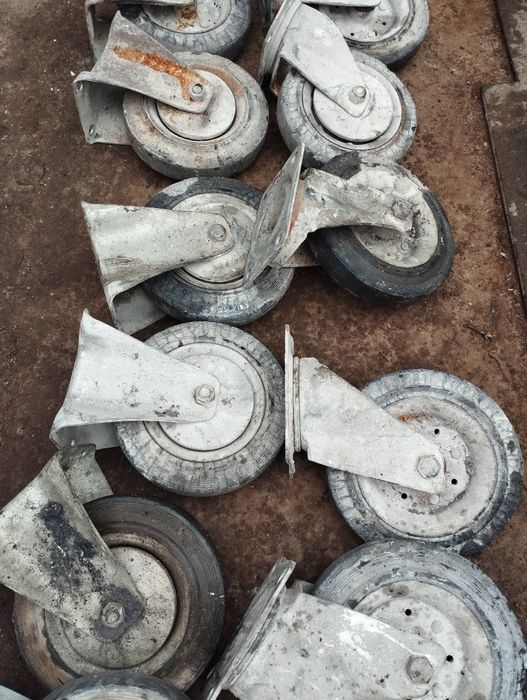 Kółka do wózków transportowych