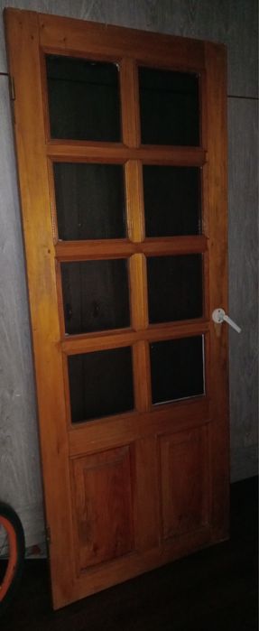 Дверь деревянная