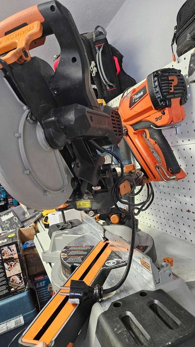 Ukośnica z posuwem Evolution R255SMS-DB 255mm 2000W