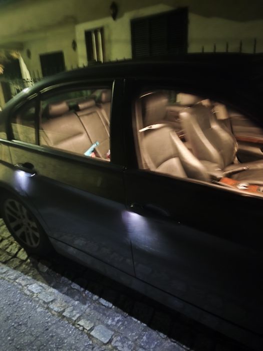 BMW 318D DELUXE (FULL EXTRAS) OBS: carro por legalizar